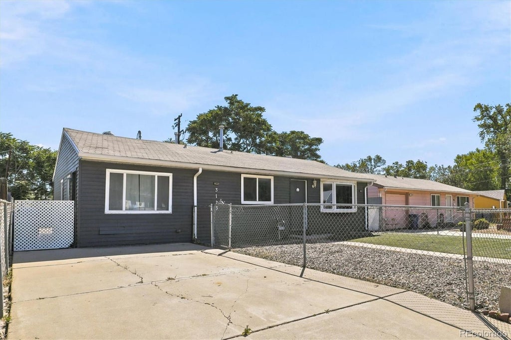 Photo of 3113 W Jefferson Avenue, Englewood, CO 80110 (MLS # 6392153)