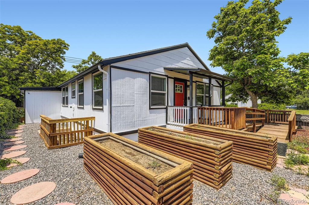 Photo of 1187 Syracuse Street, Denver, CO 80220 (MLS # 8782957)