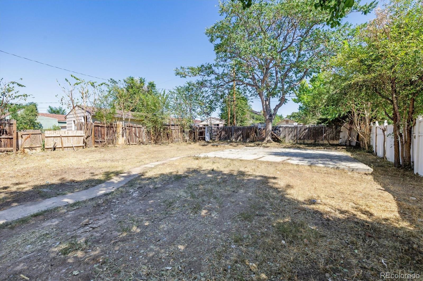 3511 W Alaska Place