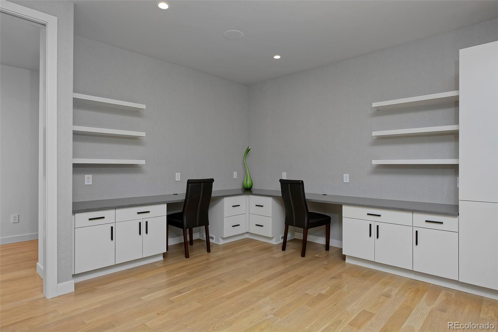 2800 S University Blvd Unit 104, Denver, CO, 80210, USA, 4 Bedrooms Bedrooms, ,4 BathroomsBathrooms,Condo,Pending,2800 S University Blvd Unit 104,6019805