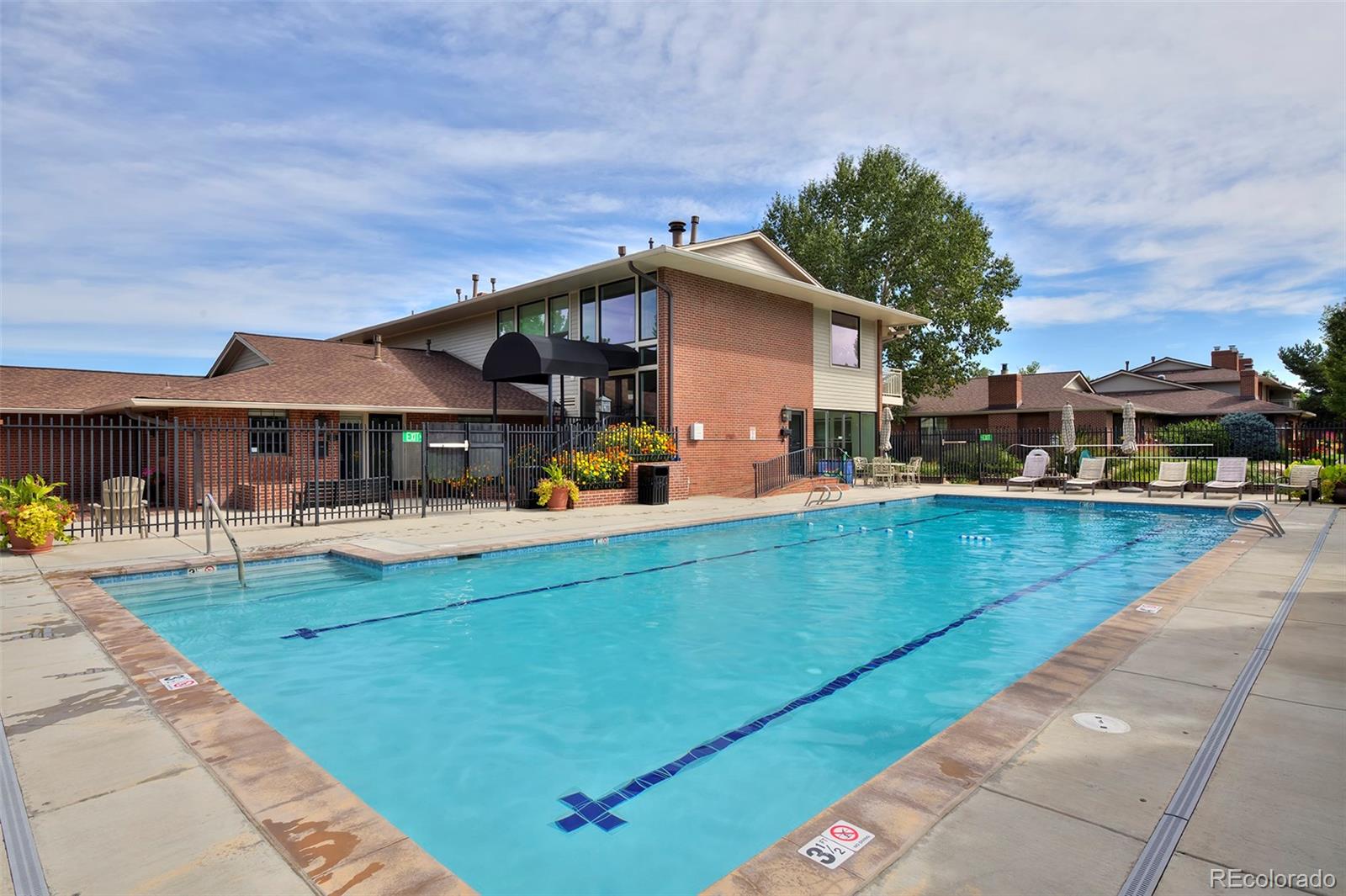2800 S University Blvd Unit 104, Denver, CO, 80210, USA, 4 Bedrooms Bedrooms, ,4 BathroomsBathrooms,Condo,Pending,2800 S University Blvd Unit 104,6019805