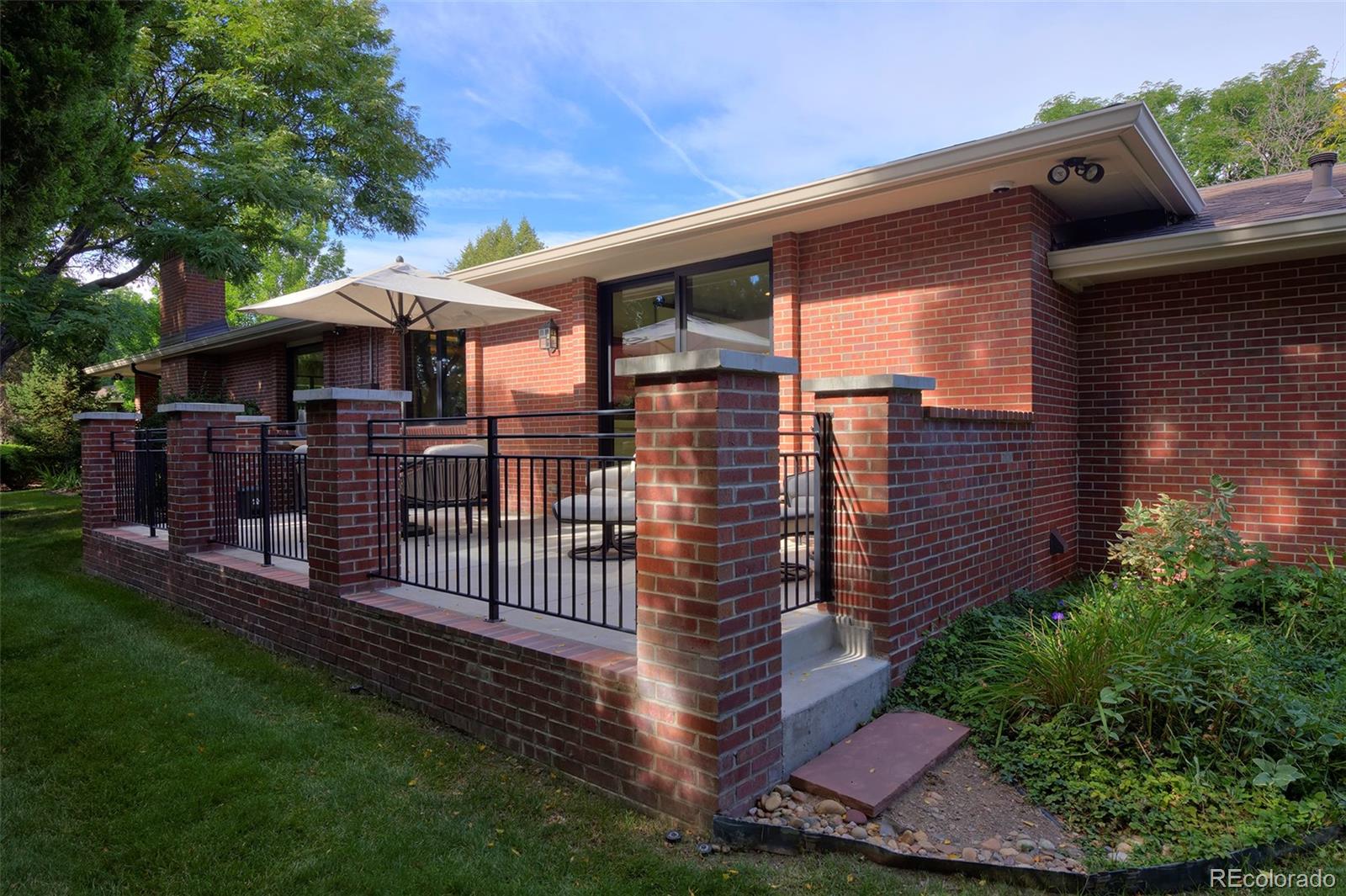 2800 S University Blvd Unit 104, Denver, CO, 80210, USA, 4 Bedrooms Bedrooms, ,4 BathroomsBathrooms,Condo,Pending,2800 S University Blvd Unit 104,6019805