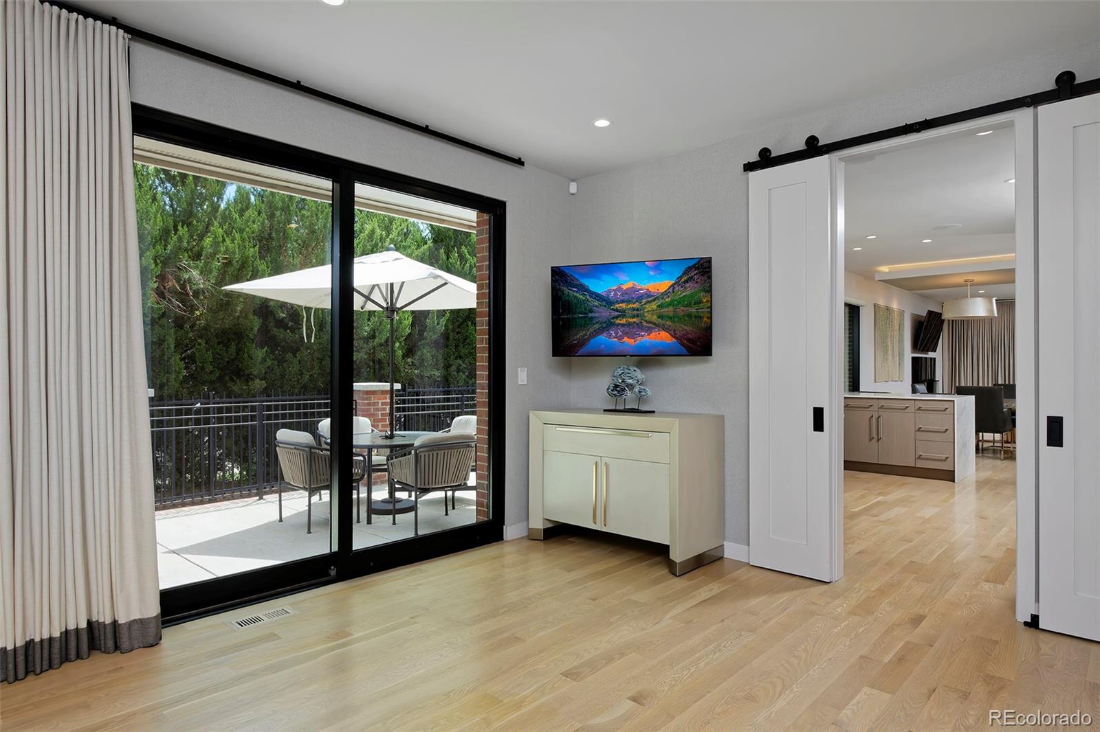 2800 S University Blvd Unit 104, Denver, CO, 80210, USA, 4 Bedrooms Bedrooms, ,4 BathroomsBathrooms,Condo,Pending,2800 S University Blvd Unit 104,6019805