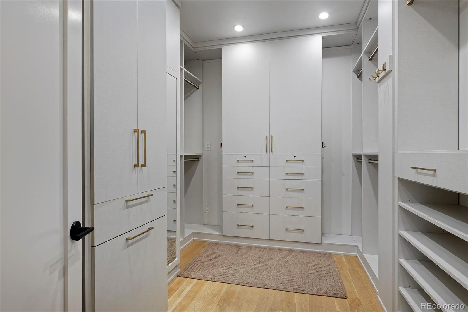 2800 S University Blvd Unit 104, Denver, CO, 80210, USA, 4 Bedrooms Bedrooms, ,4 BathroomsBathrooms,Condo,Pending,2800 S University Blvd Unit 104,6019805