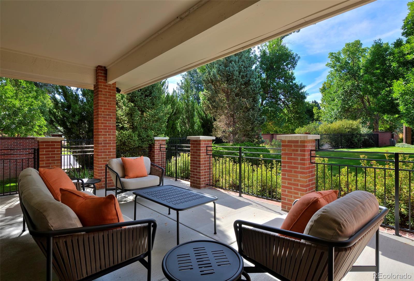 2800 S University Blvd Unit 104, Denver, CO, 80210, USA, 4 Bedrooms Bedrooms, ,4 BathroomsBathrooms,Condo,Pending,2800 S University Blvd Unit 104,6019805