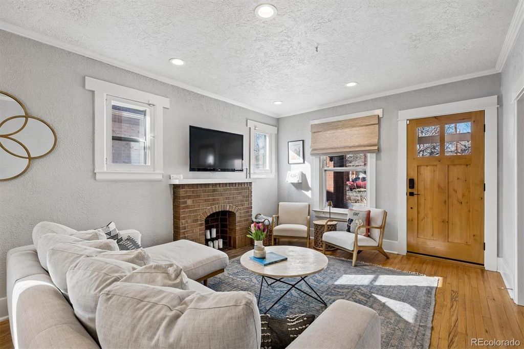 Photo of 762 S Logan Street, Denver, CO 80209 (MLS # 5936684)