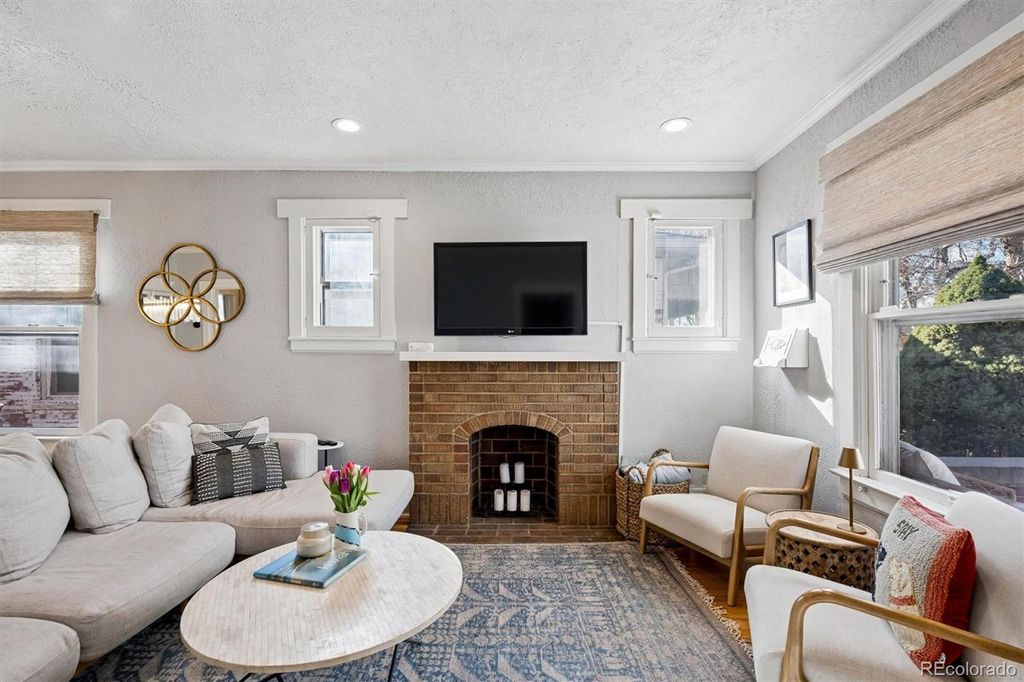 Photo of 762 S Logan Street, Denver, CO 80209 (MLS # 5936684)