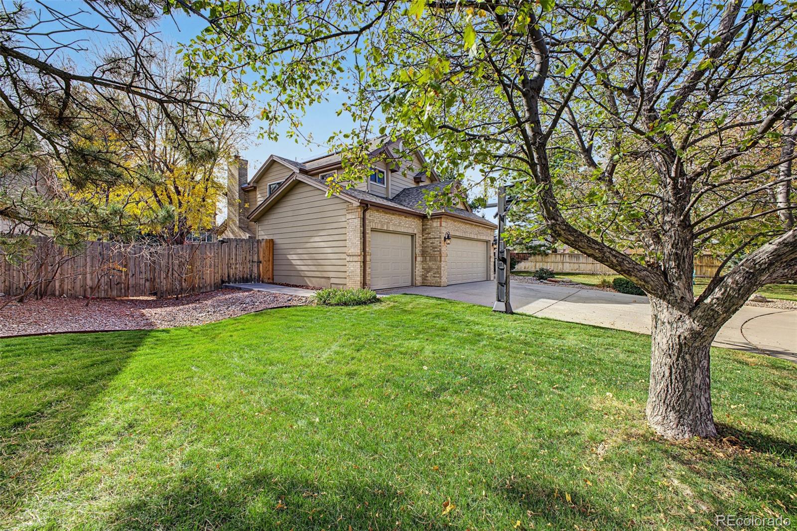 11442 W Roxbury Place