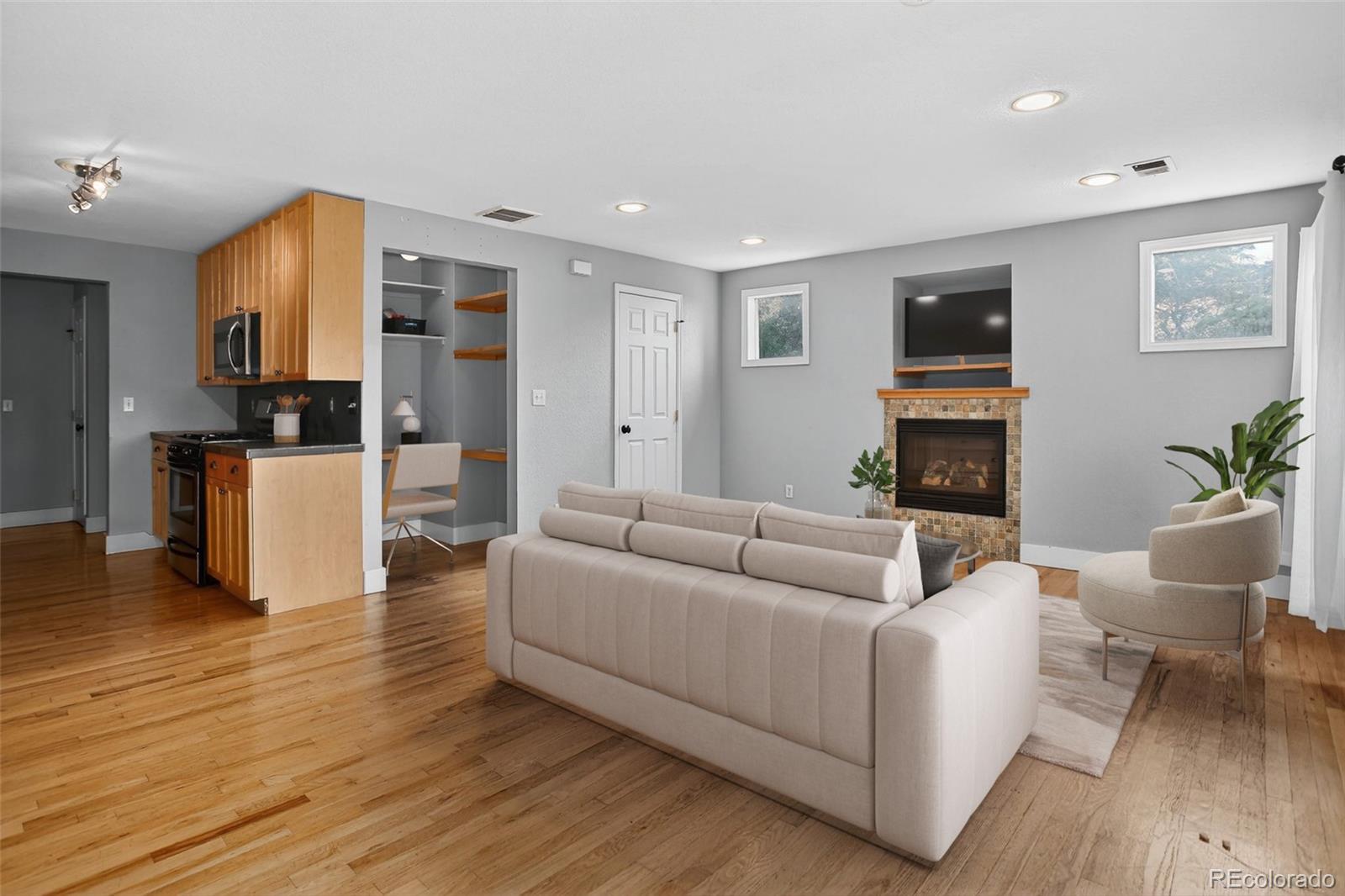 1203 6th Street 1203