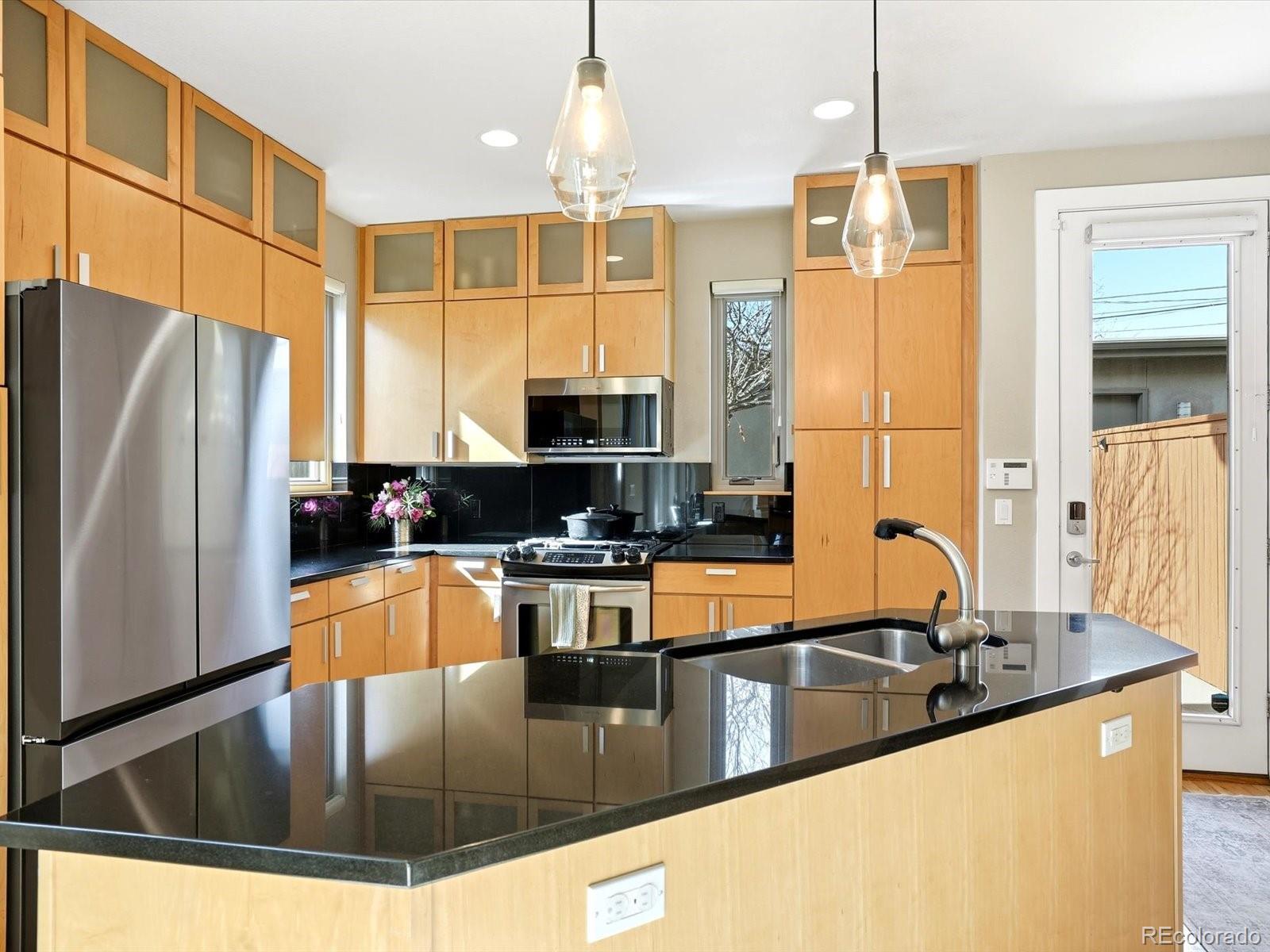 1737 S Pennsylvania Street