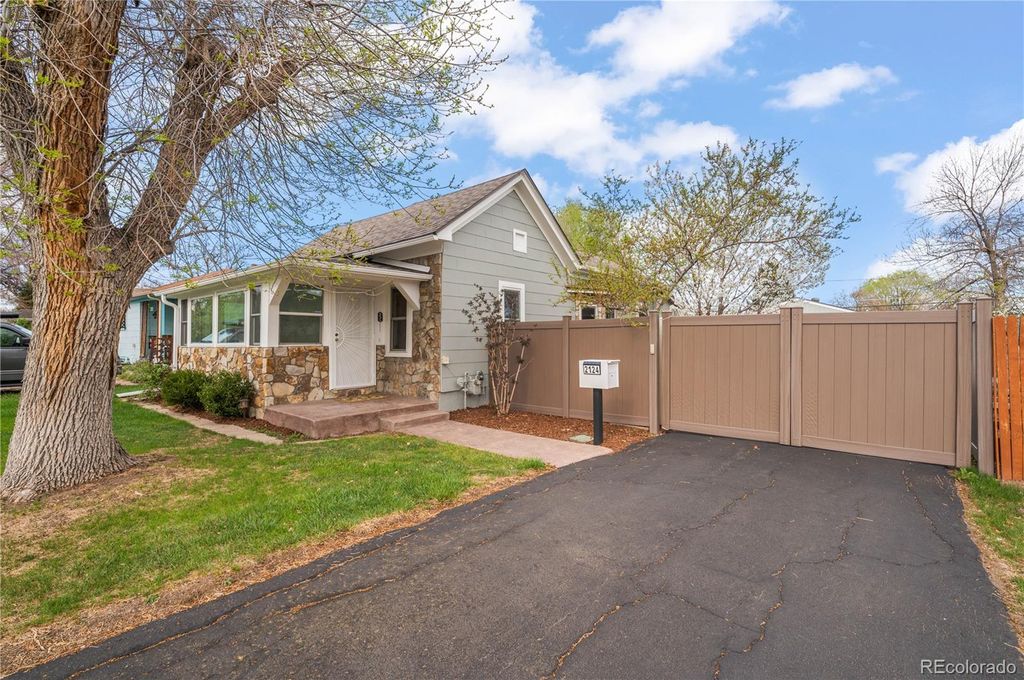 Photo of 2124 Gray Street, Edgewater, CO 80214 (MLS # 4818954)