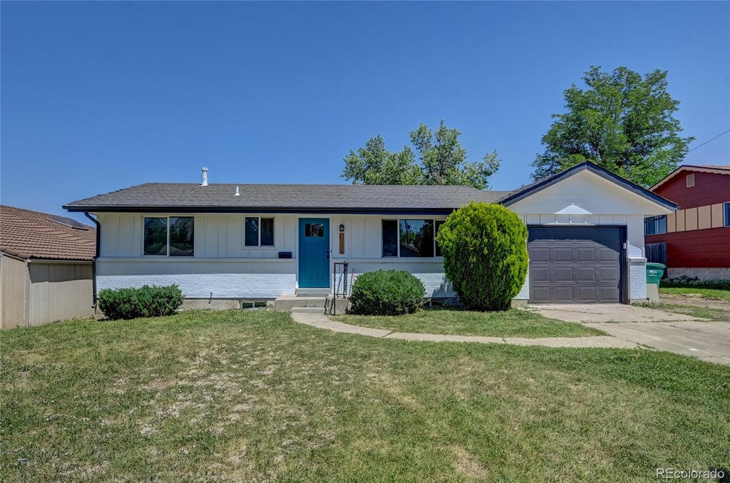 Photo of 1872 S Quay Street, Lakewood, CO 80232 (MLS # 8429484)