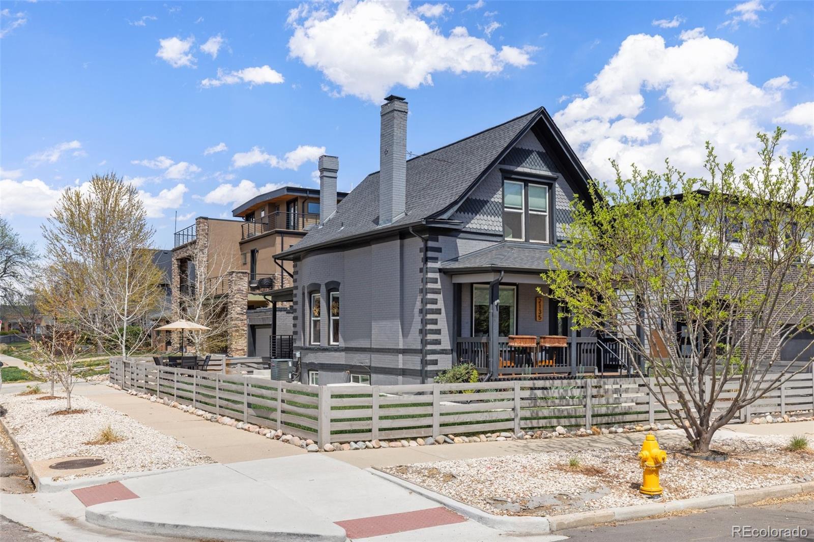 2135 W 40th Avenue
