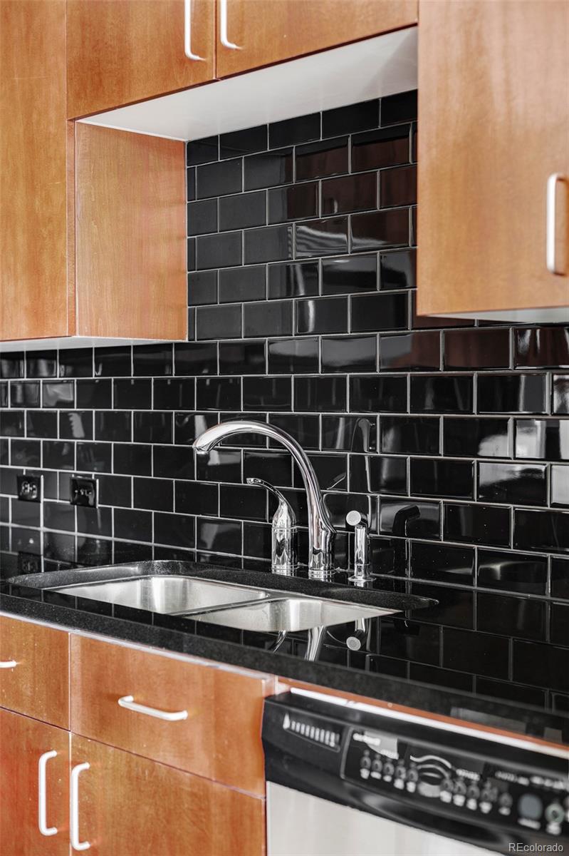 1700 Bassett Street 1205