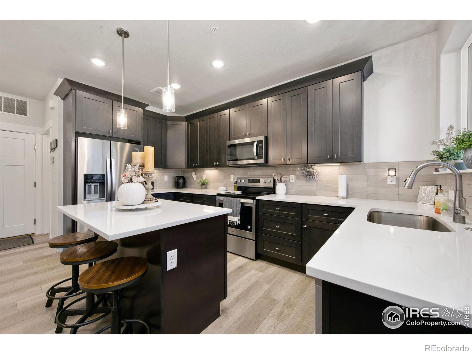 2402 49th Ave Ct 19