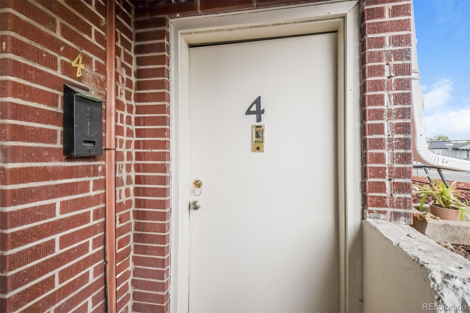 1592 Lansing Street 1-6