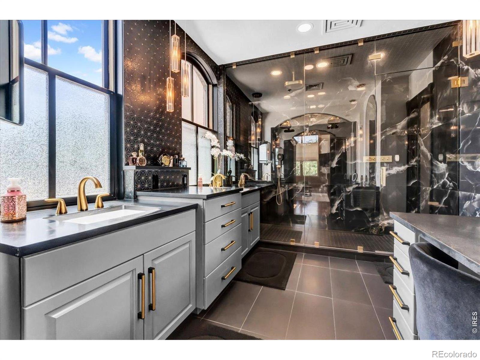 401 W Mountain Avenue 301