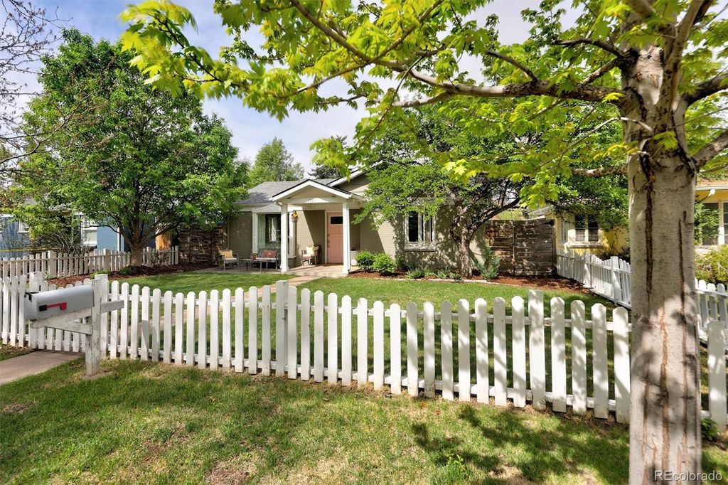 Photo of 1191 Niagara Street, Denver, CO 80220 (MLS # 7734925)