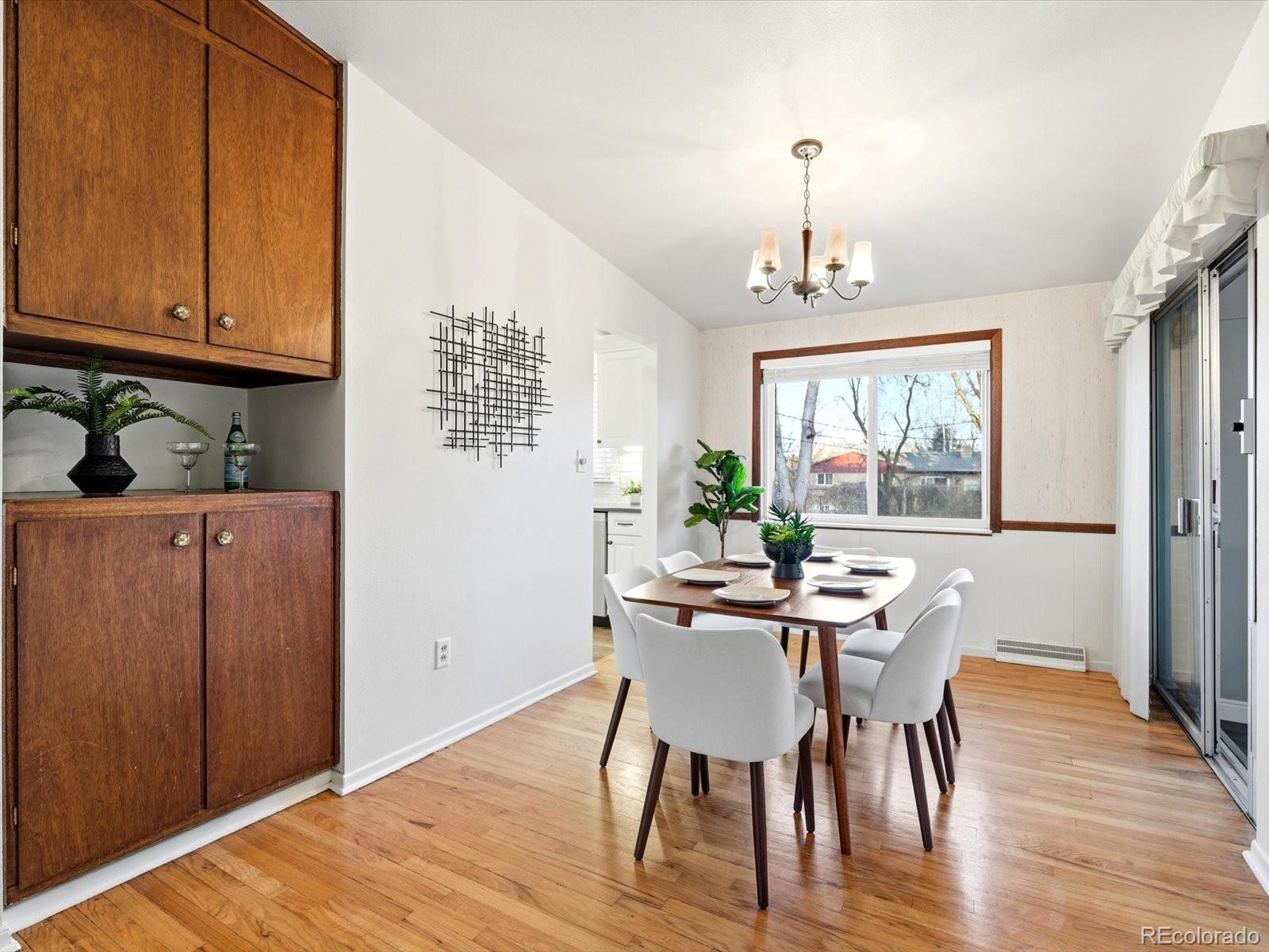 6852 S Greenwood Street