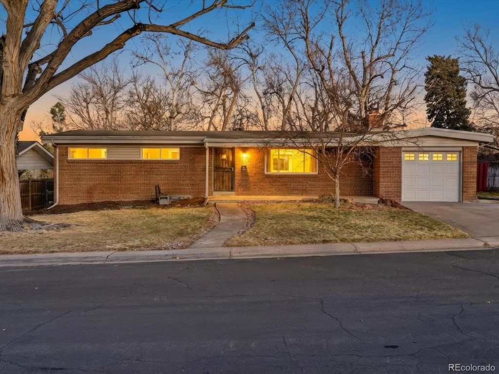 Photo of 6852 S Greenwood Street, Littleton, CO 80120 (MLS # 3567766)