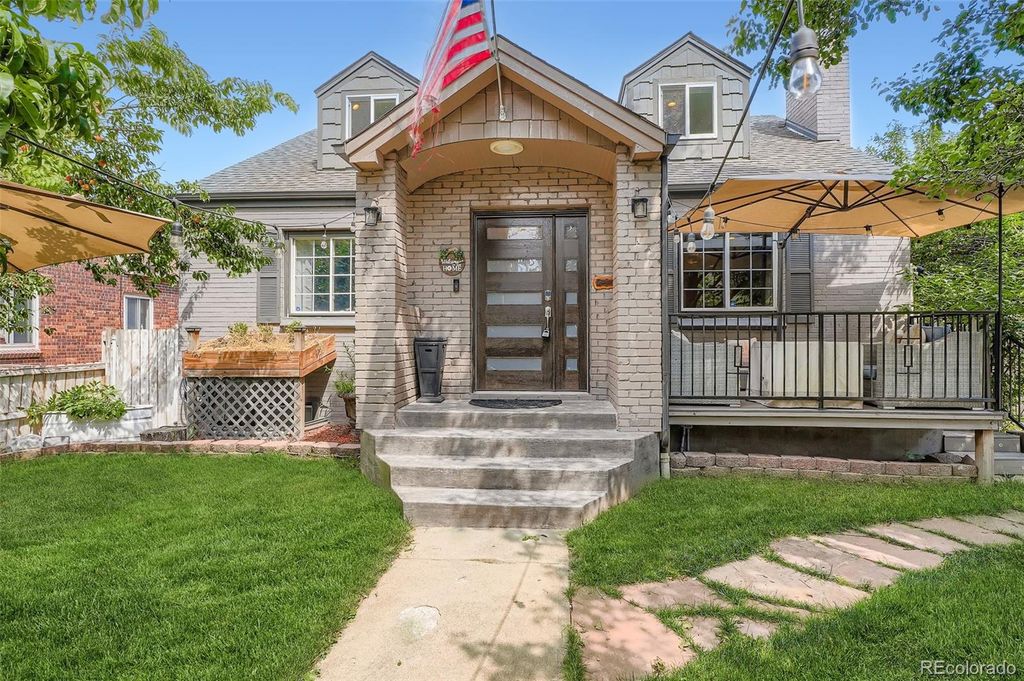 Photo of 3070 Ash Street, Denver, CO 80207 (MLS # 2813987)