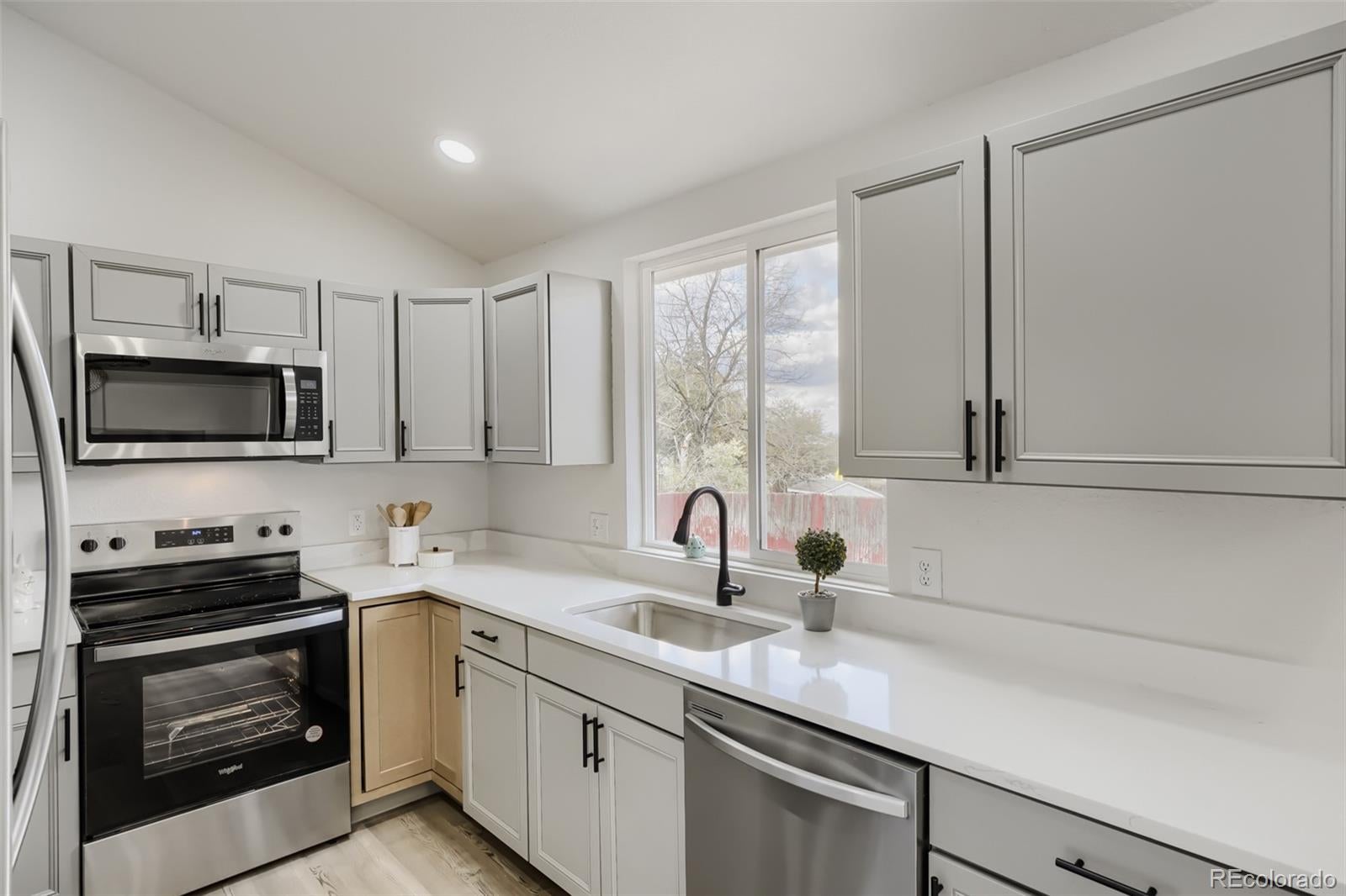 4059 S Dunkirk Way