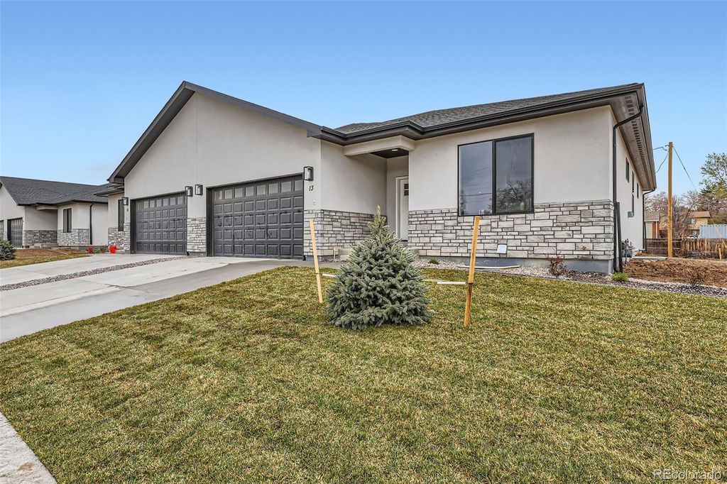 Photo of 15 S Gray Street, Lakewood, CO 80226 (MLS # 8826070)