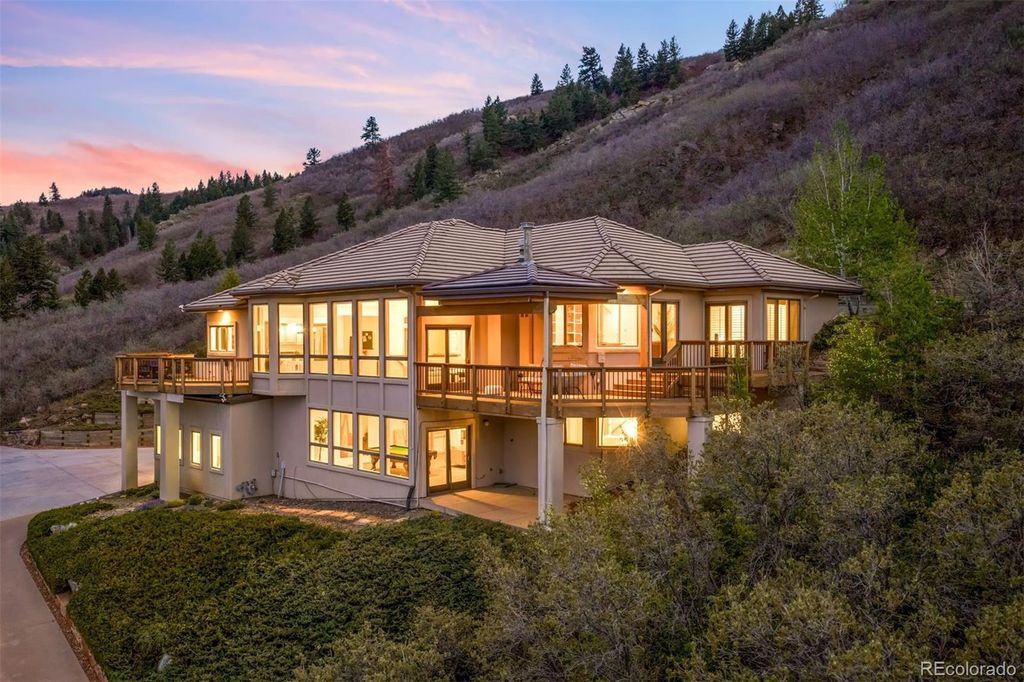 Photo of 10592 Harebell Run, Littleton, CO 80125 (MLS # 4823756)