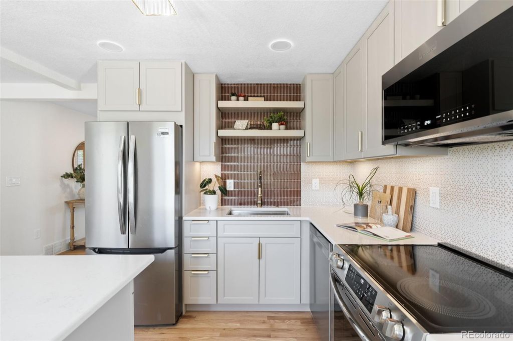 Photo of 440 S Lee Street, Lakewood, CO 80226 (MLS # 1644788)