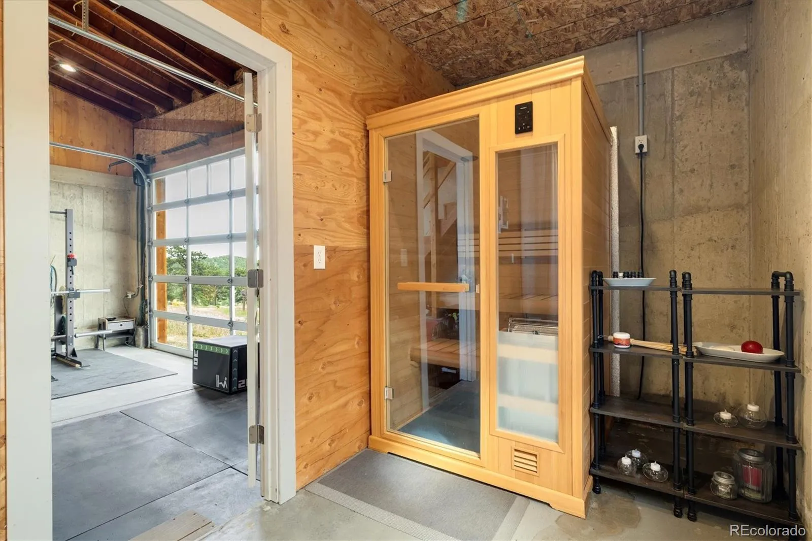 Golden, Colorado 80403, United States, 5 Bedrooms Bedrooms, ,3 BathroomsBathrooms,Residential,Active,171009