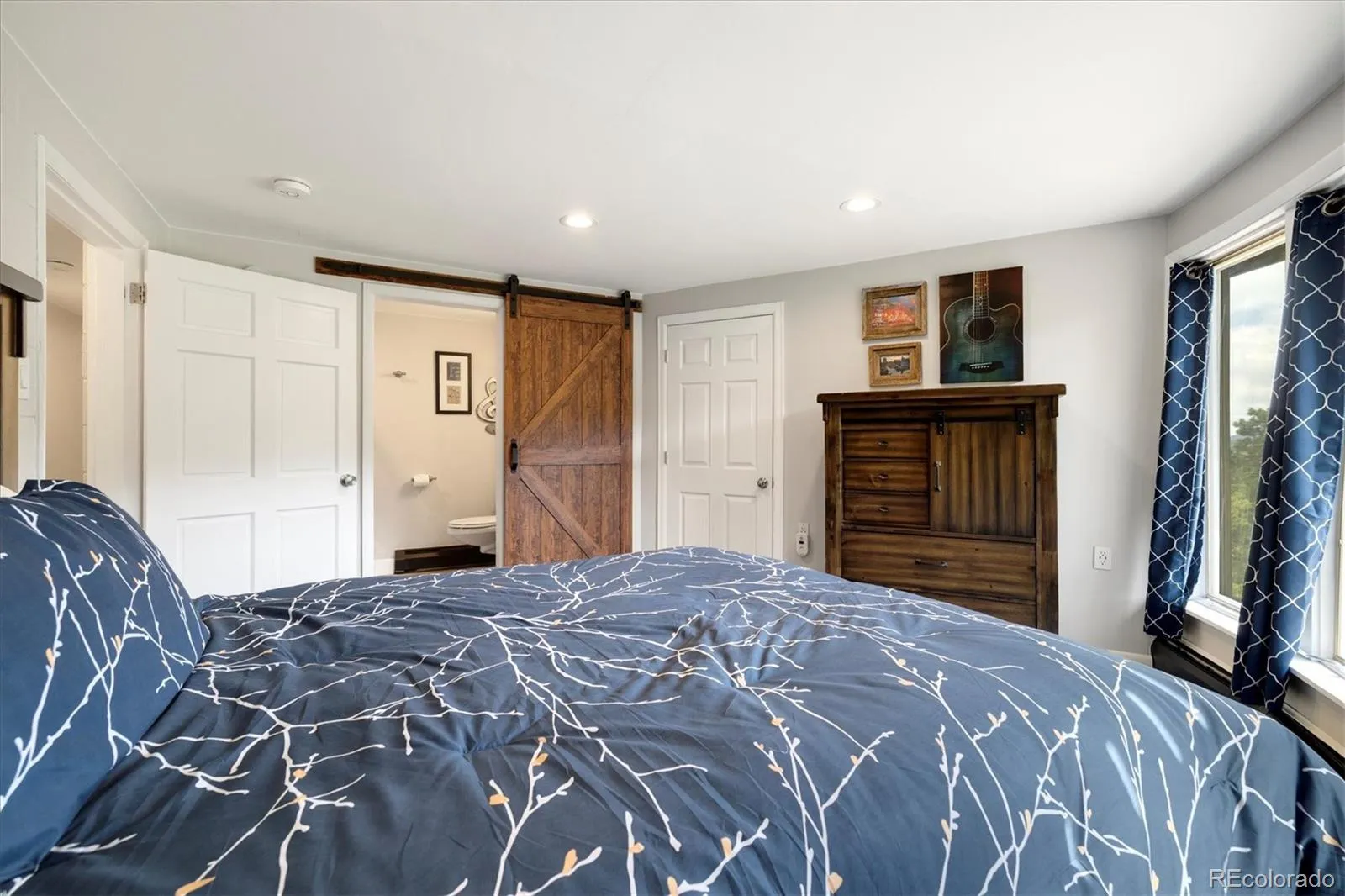 Golden, Colorado 80403, United States, 5 Bedrooms Bedrooms, ,3 BathroomsBathrooms,Residential,Active,171009