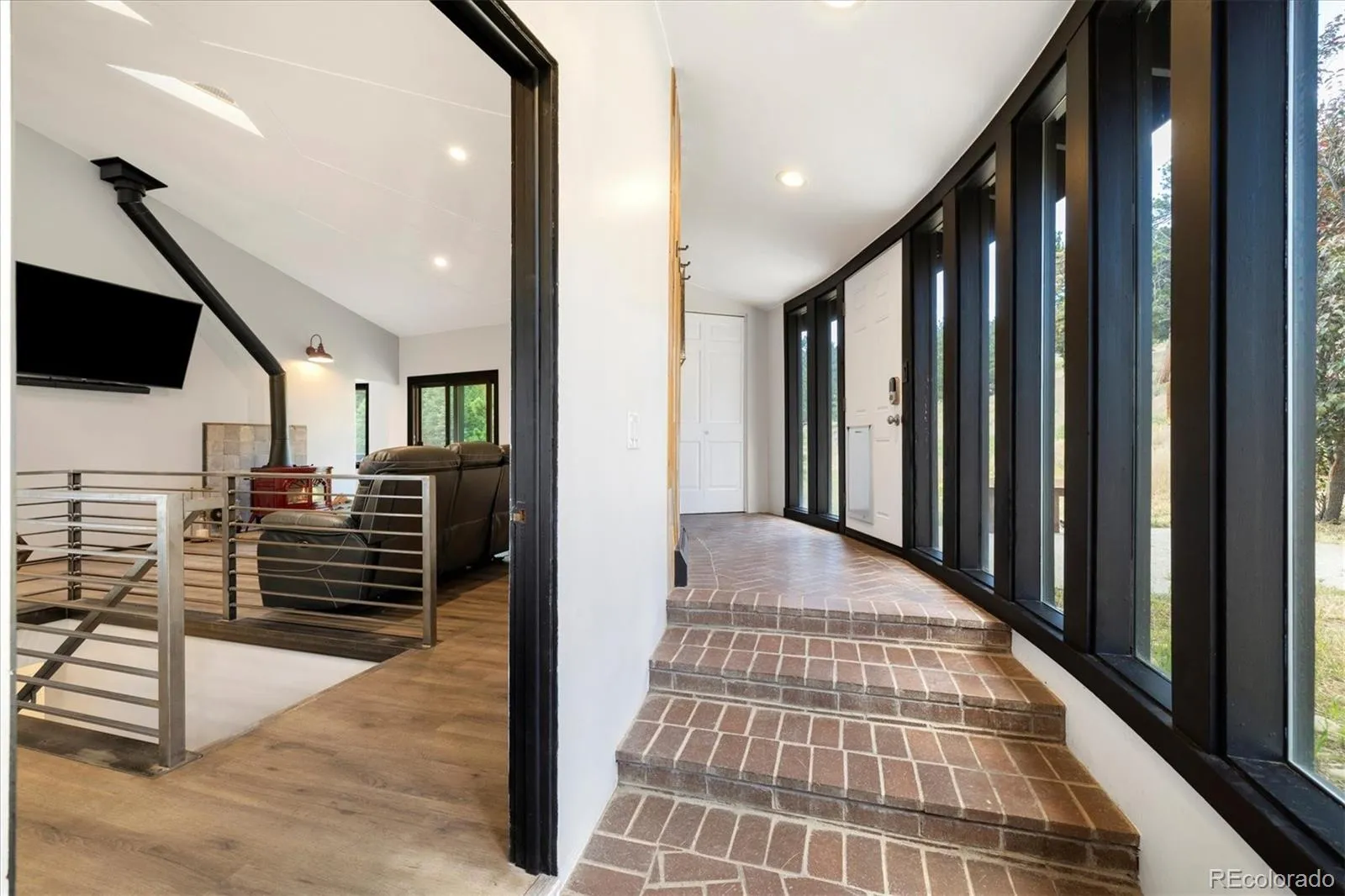 Golden, Colorado 80403, United States, 5 Bedrooms Bedrooms, ,3 BathroomsBathrooms,Residential,Active,171009