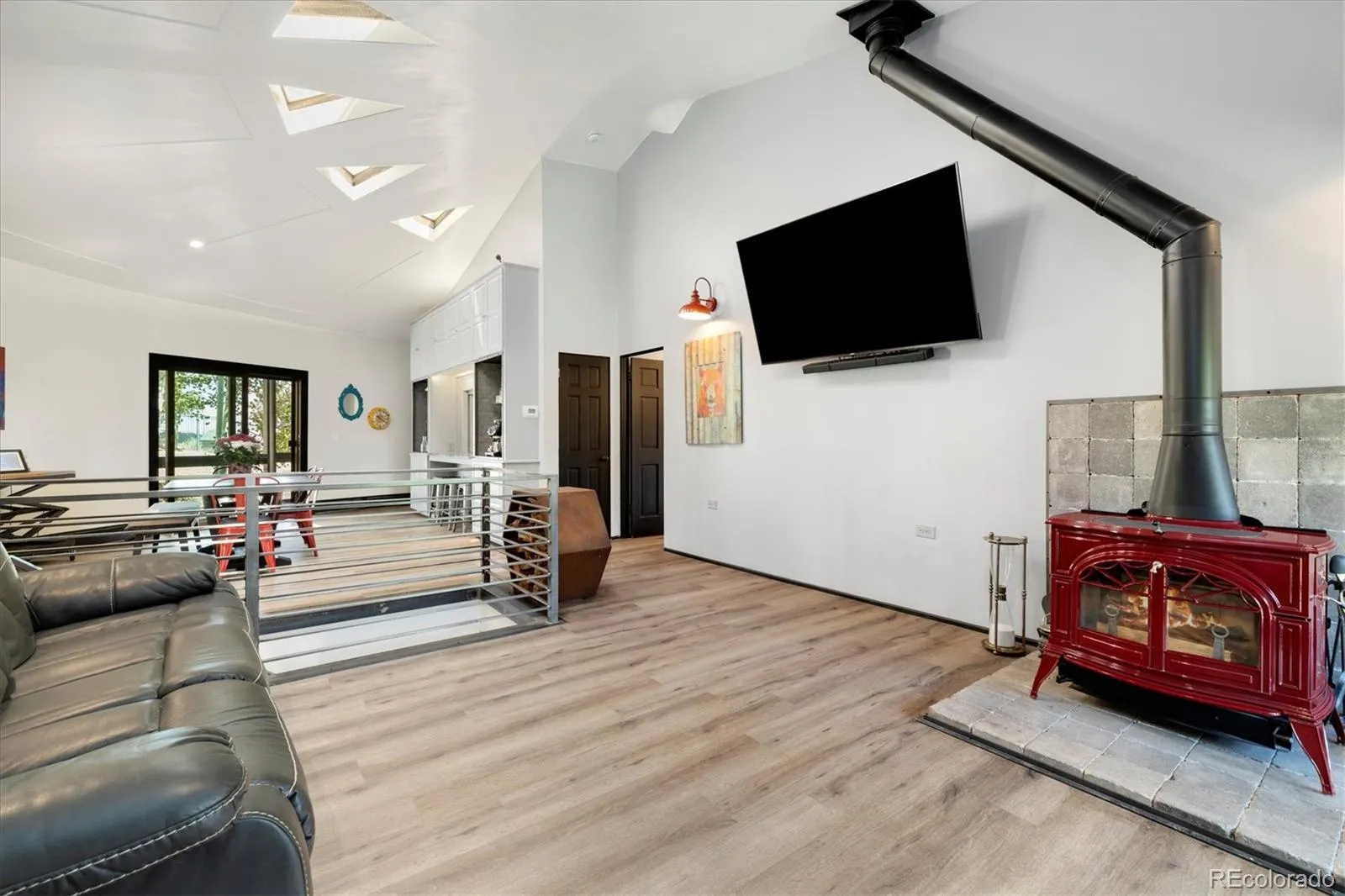 Golden, Colorado 80403, United States, 5 Bedrooms Bedrooms, ,3 BathroomsBathrooms,Residential,Active,171009