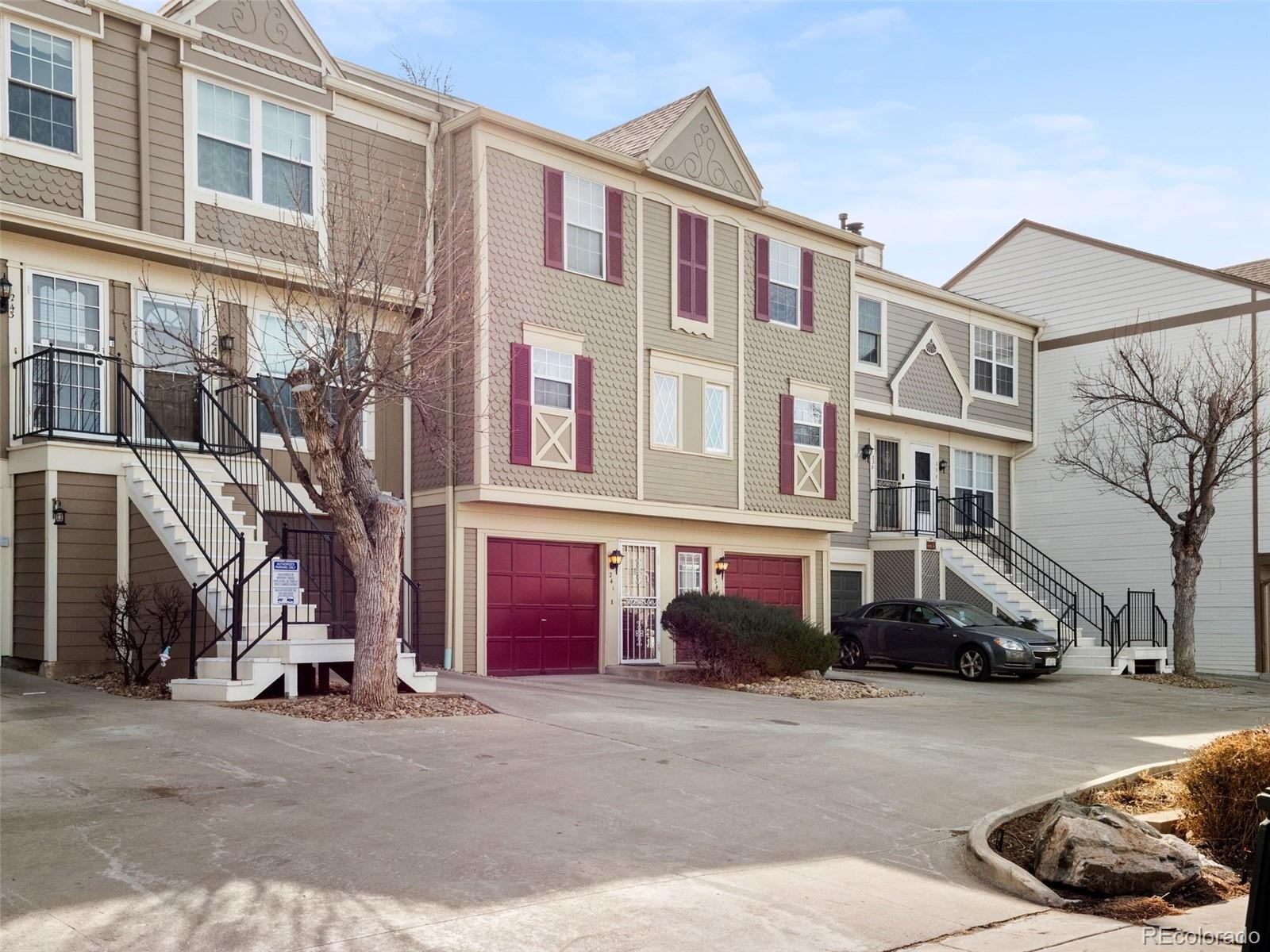 1811 S Quebec Way 241