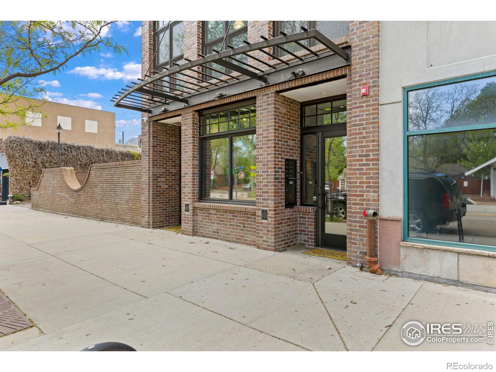 1727 15th Street 300