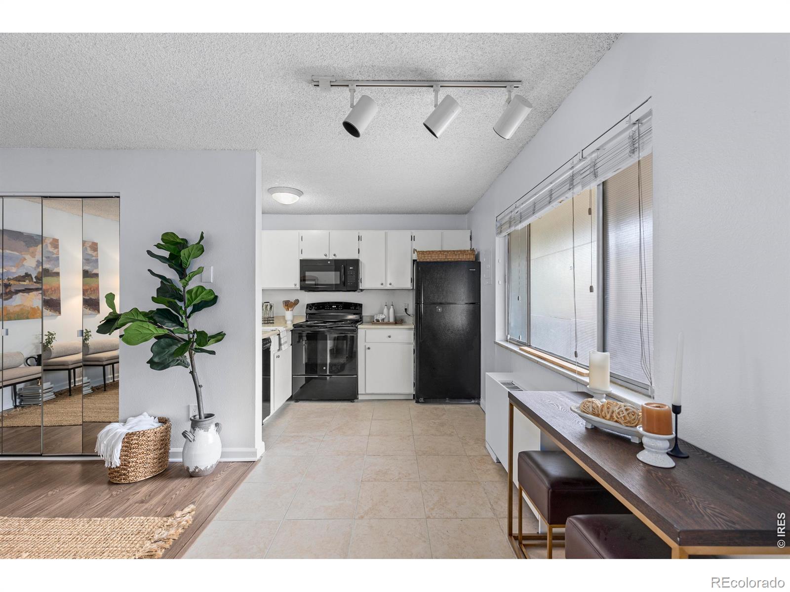 3161 Madison Avenue 302