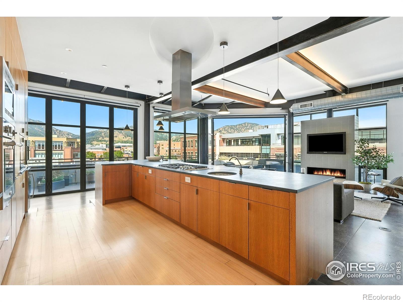 1360 Walnut Street 401