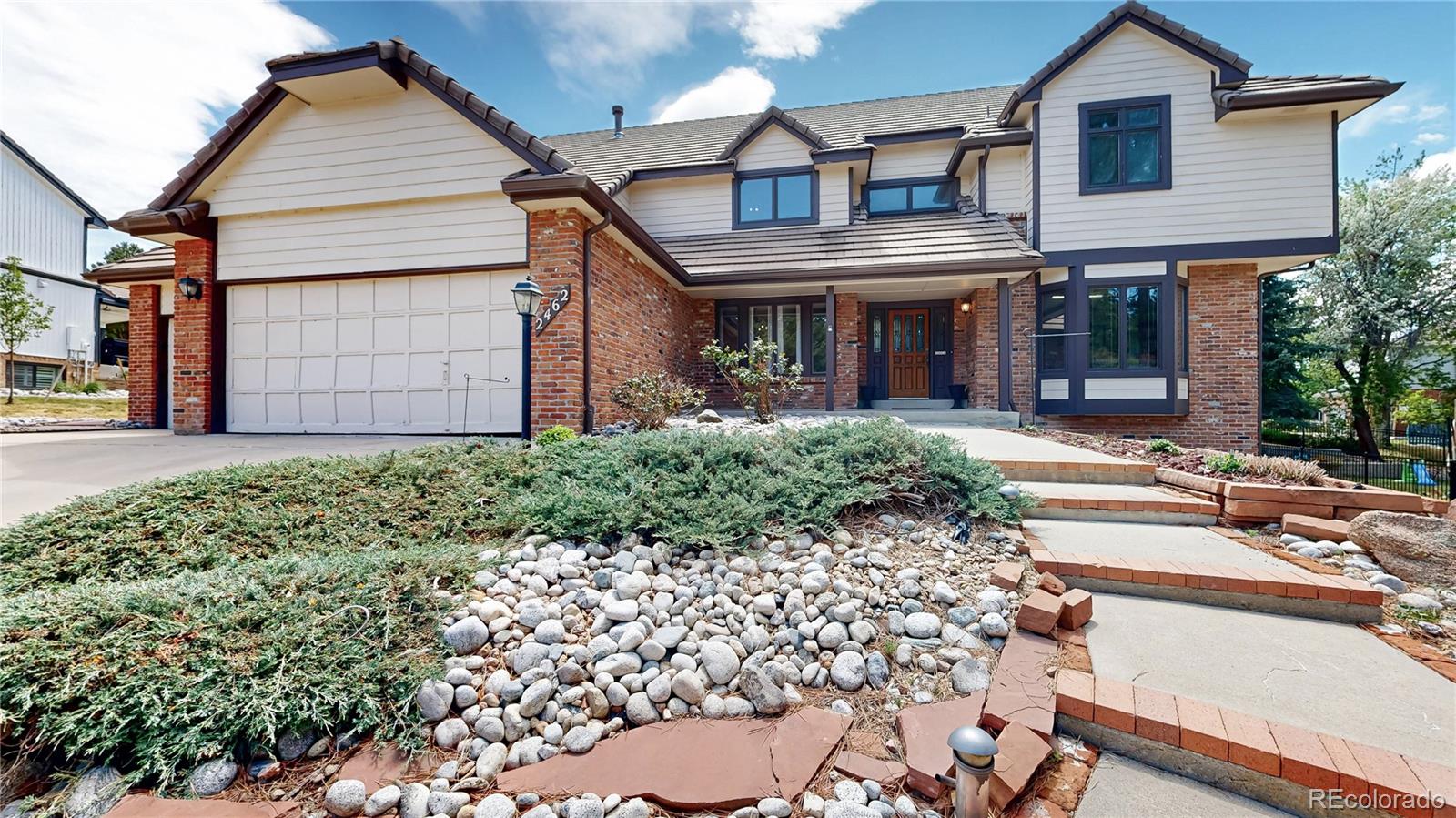 2462 Country Club Loop