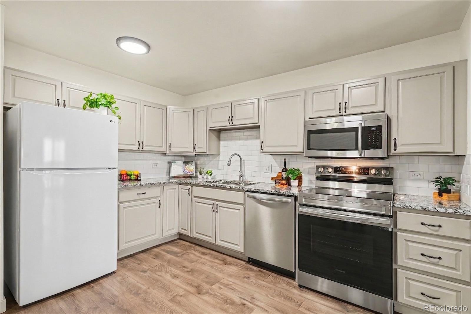 300 S Clinton Street 8C