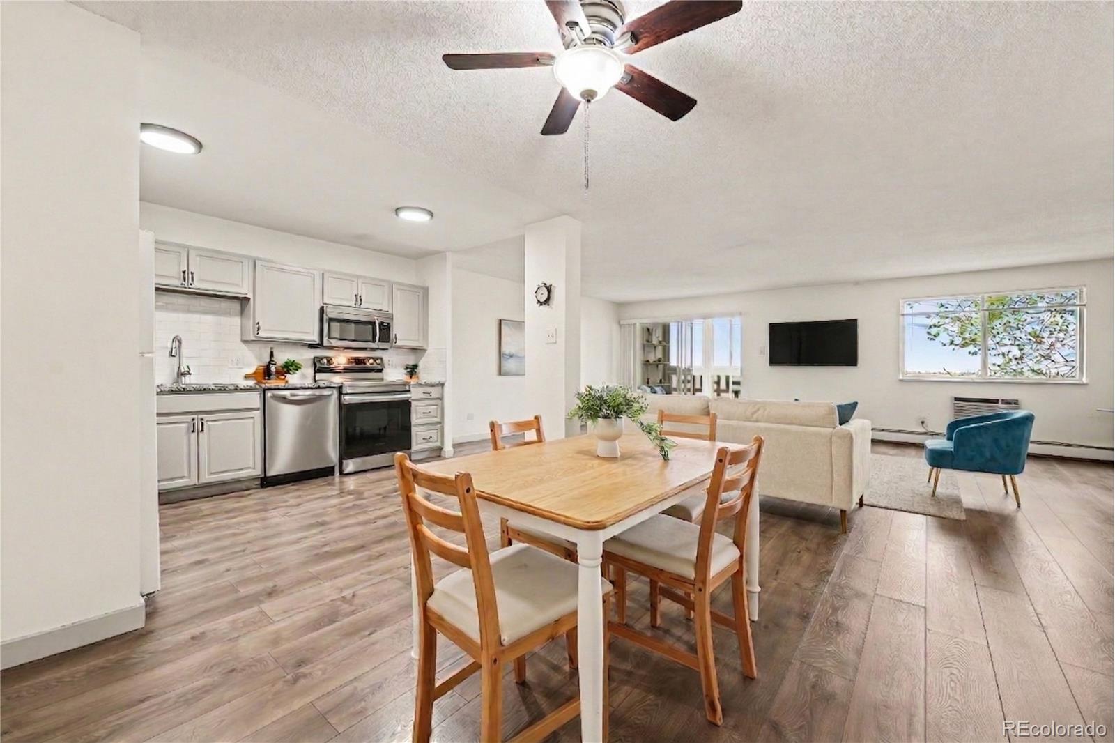 300 S Clinton Street 8C