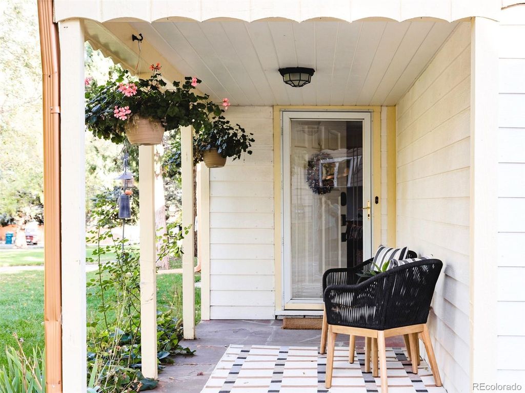 Photo of 16 Lakewood Heights Drive, Lakewood, CO 80215 (MLS # 7608688)