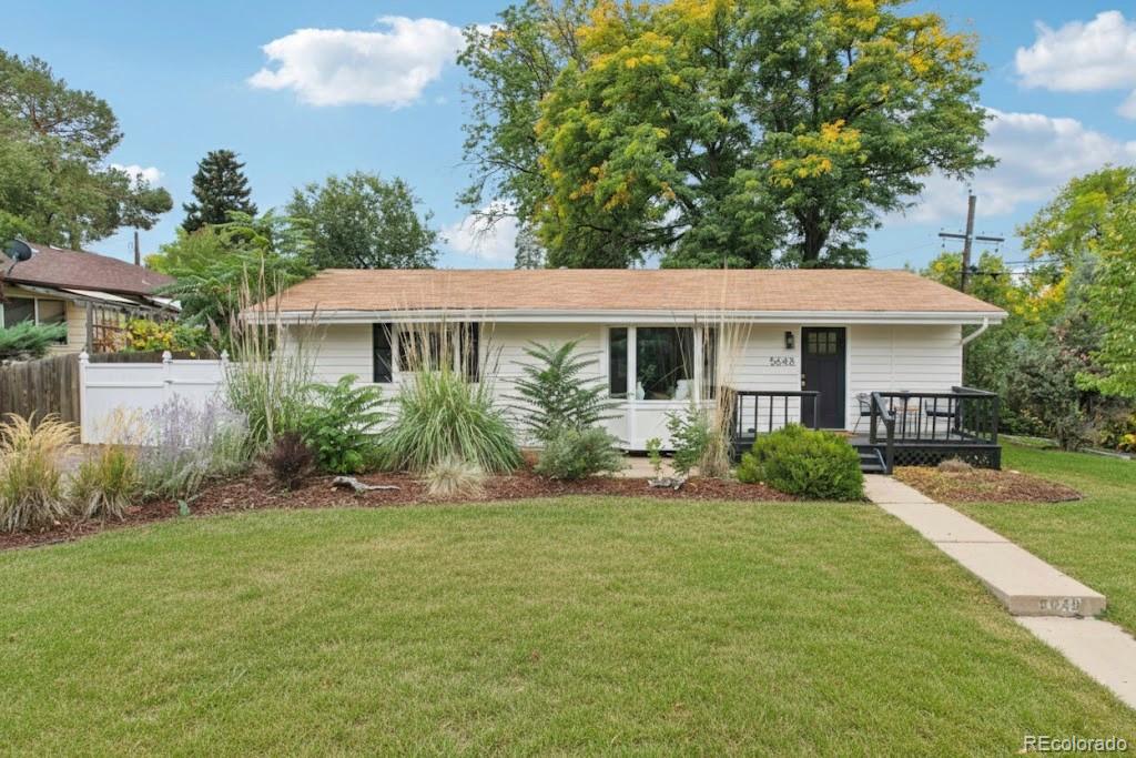 5648 E Greenwood Place