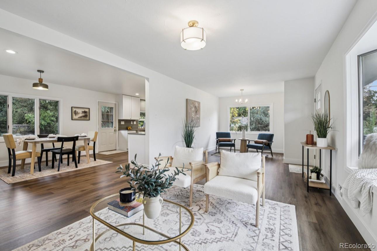 5648 E Greenwood Place