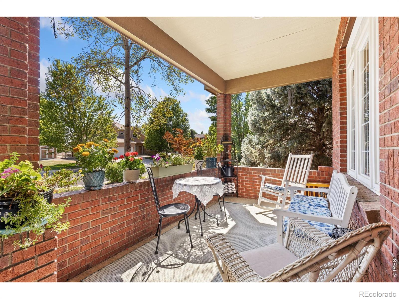 6595 Saddleback Avenue