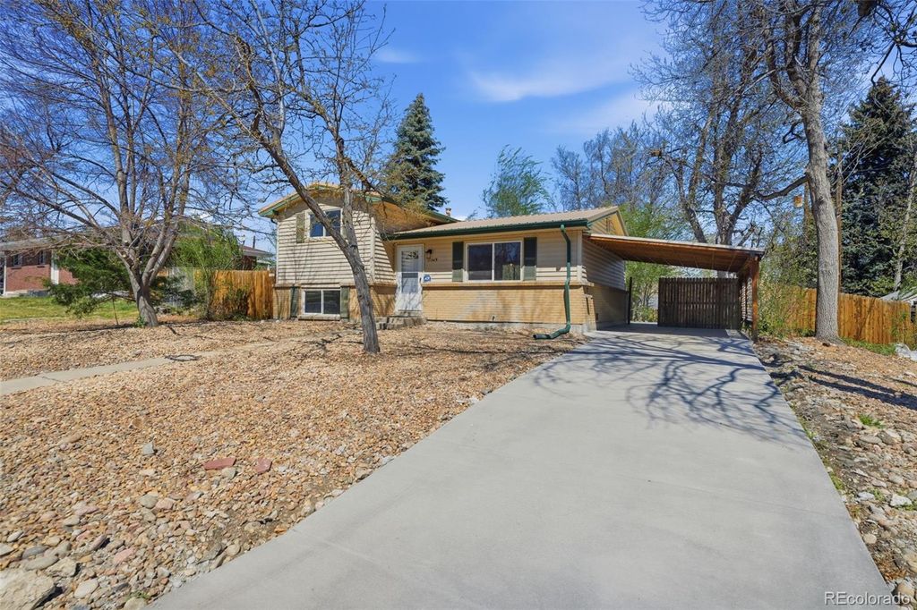 Photo of 11549 W Virginia Avenue, Lakewood, CO 80226 (MLS # 5264395)