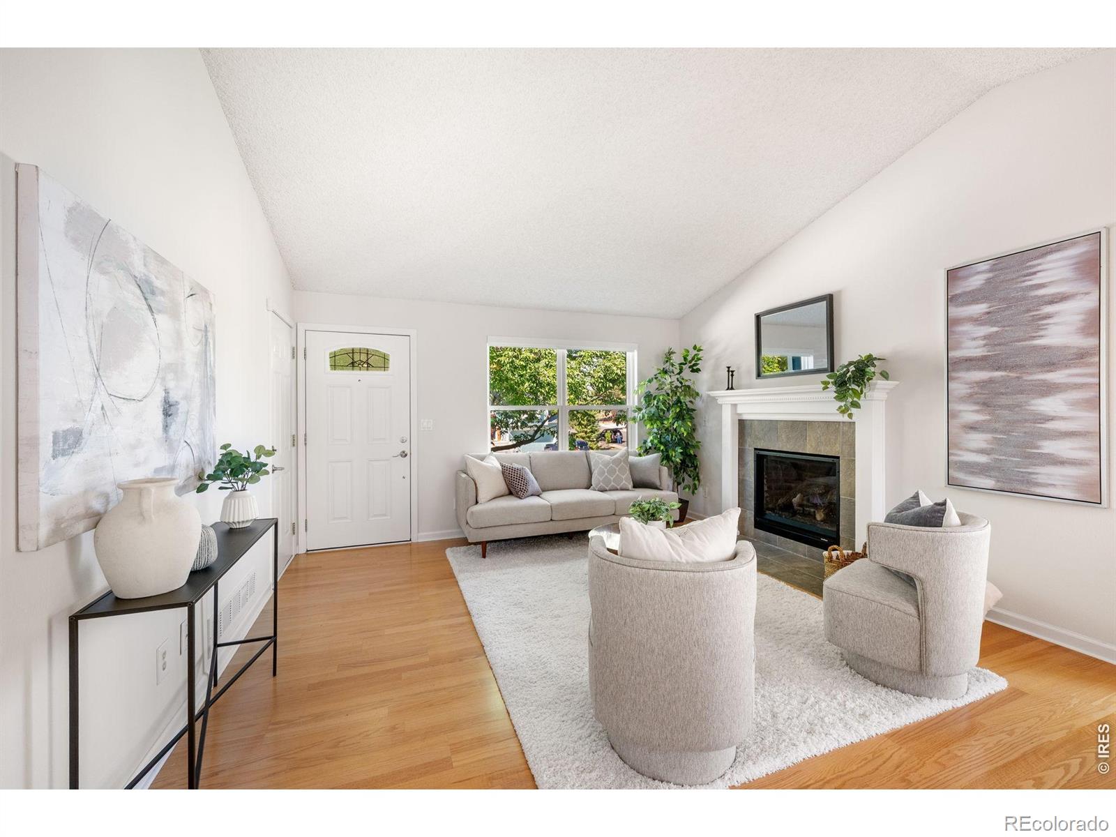 155 W Cedar Way