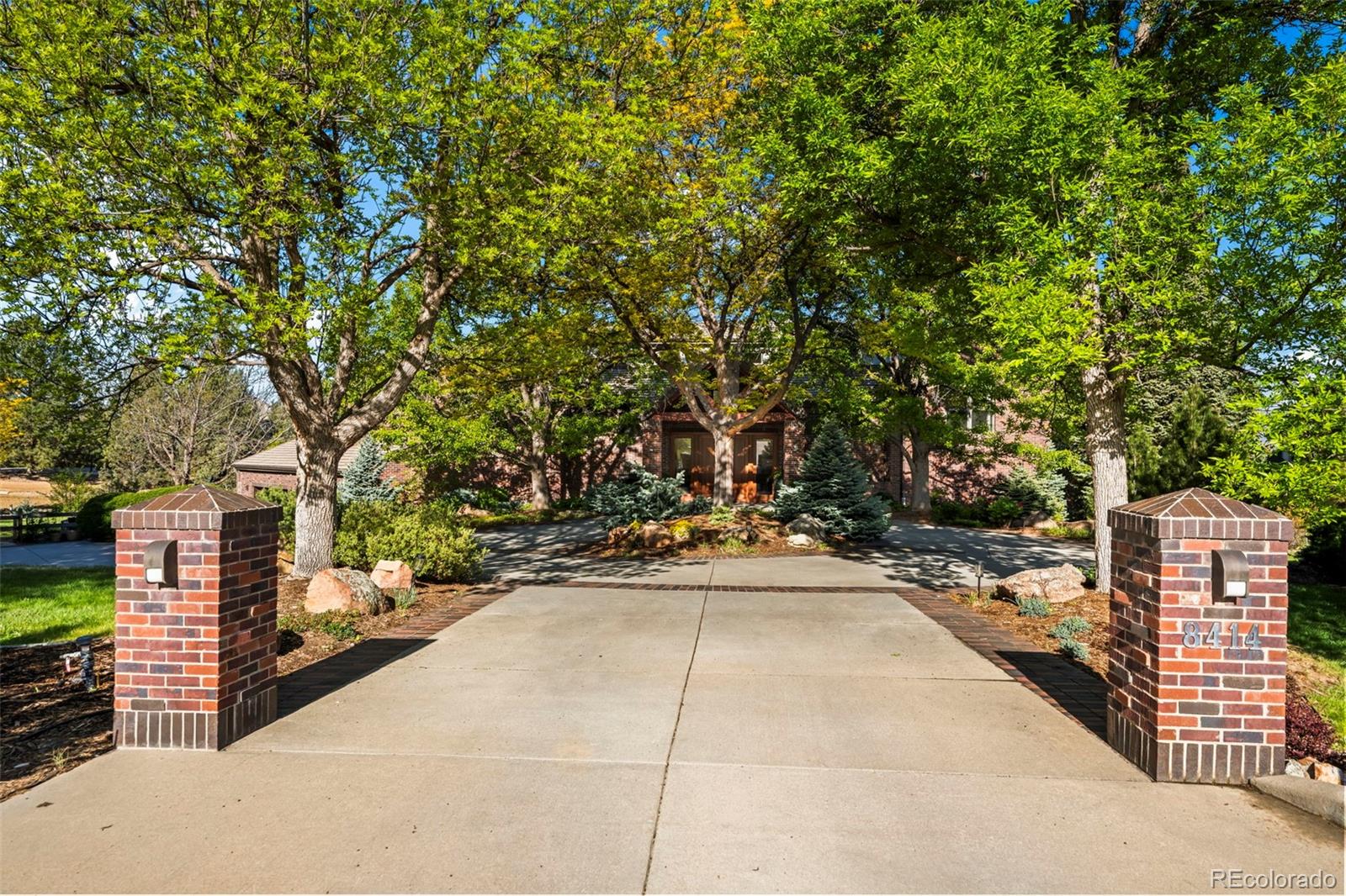 8414 Firethorn Court