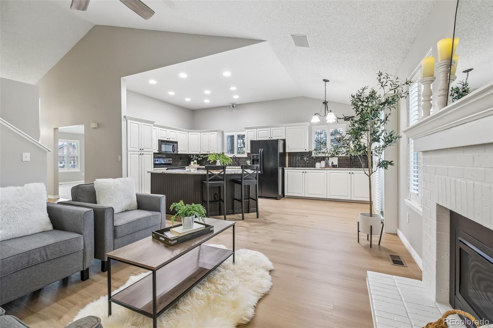 9805 Foxhill Circle