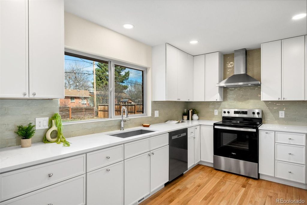 Photo of 35 S Cody Street, Lakewood, CO 80226 (MLS # 3440118)