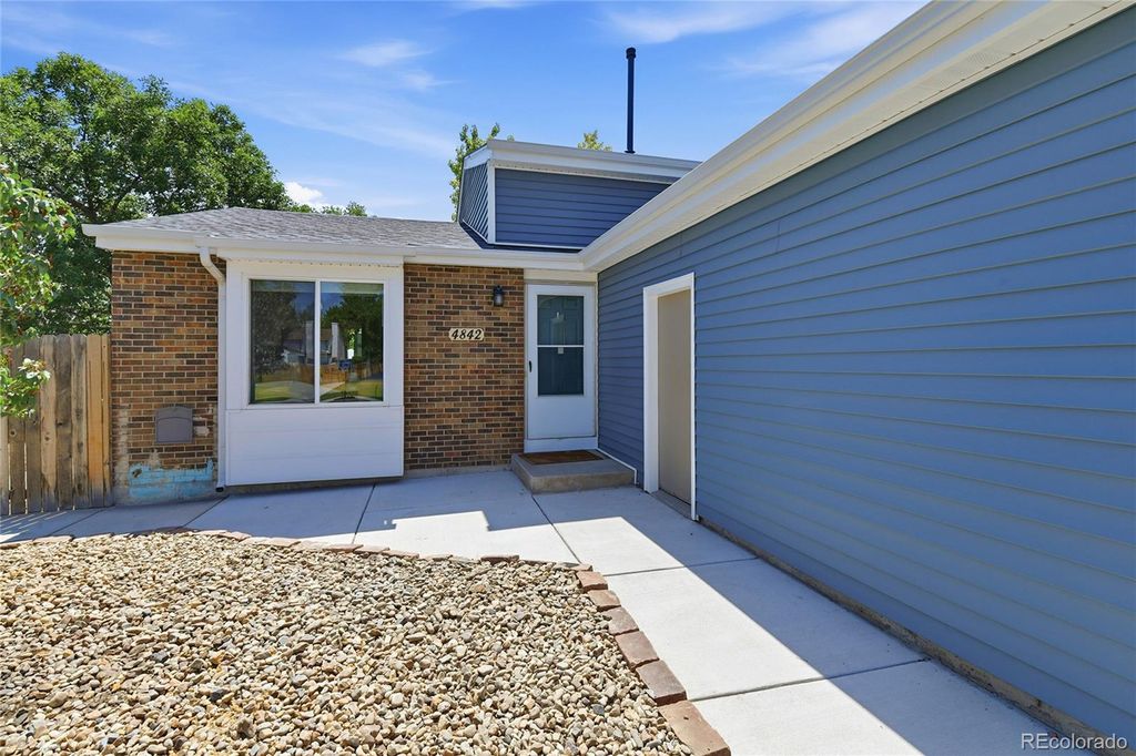 Photo of 4842 S Hoyt Street, Littleton, CO 80123 (MLS # 1524846)
